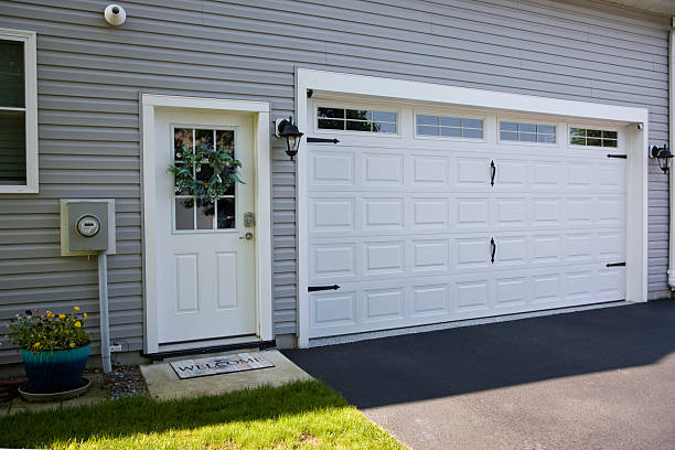 24/7 Emergency Garage Door Panel Replacement experts in North Eastham, MA